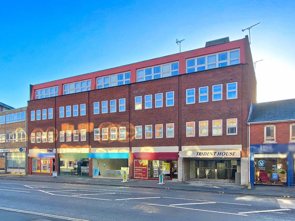 1 bed flat to rent in Victoria Road, Farnborough GU14, £975 pcm Zoopla