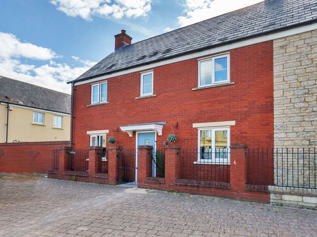 3 bed end terrace house for sale in Polonez Court, Swindon SN25 Zoopla