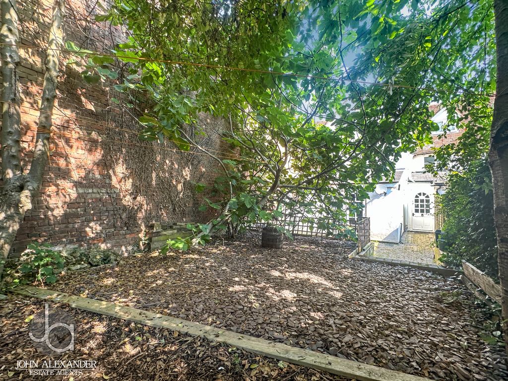 4 bed town house for sale in East Hill, Colchester CO1, £450,000 Zoopla