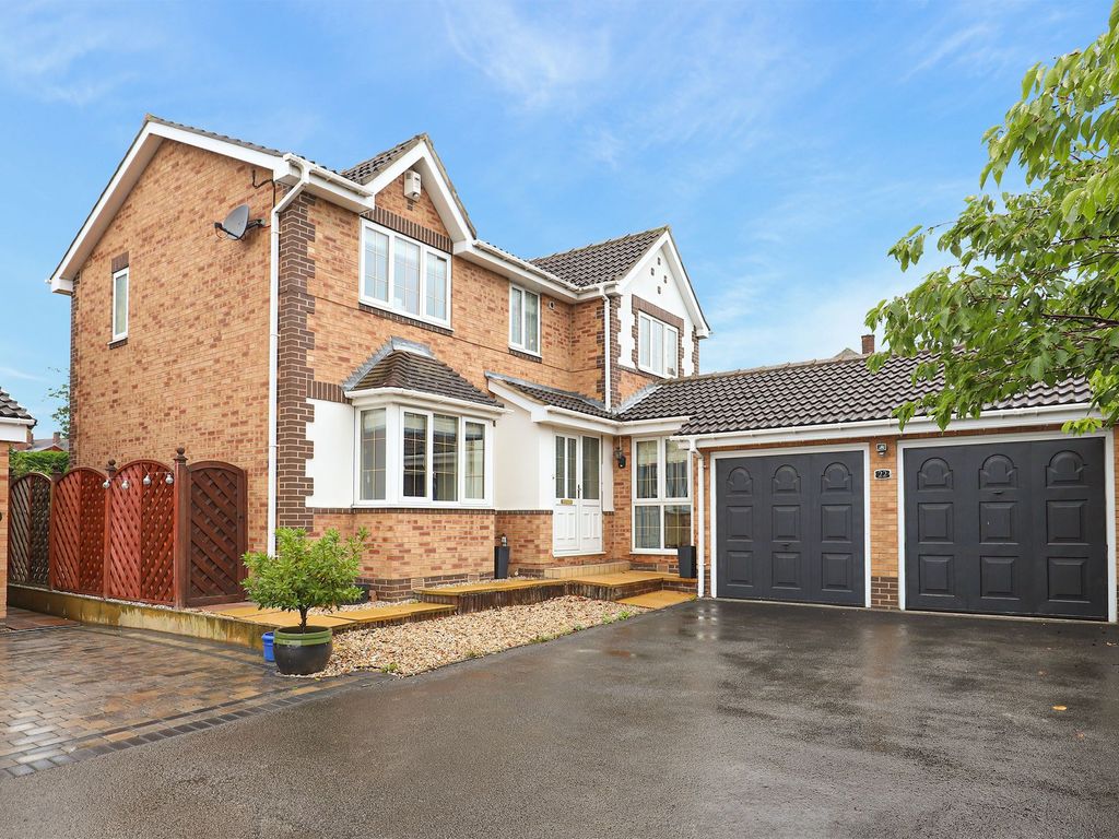 4 bed detached house for sale in Farm View Gardens, Hackenthorpe S12