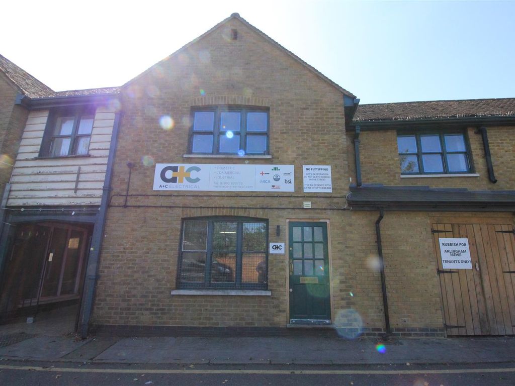 Commercial property to let in Arlingham Mews, Waltham Abbey, Essex EN9