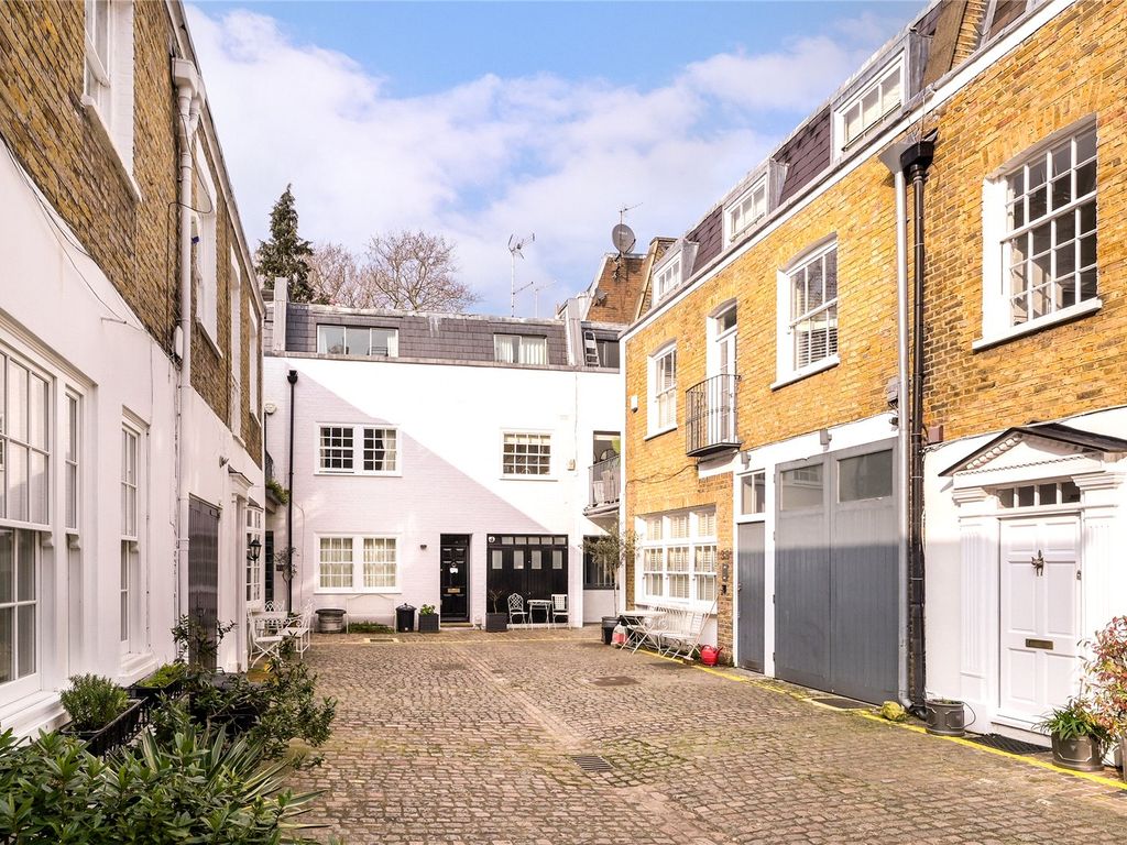 3 bed detached house for sale in Queens Gate Mews, London SW7, £