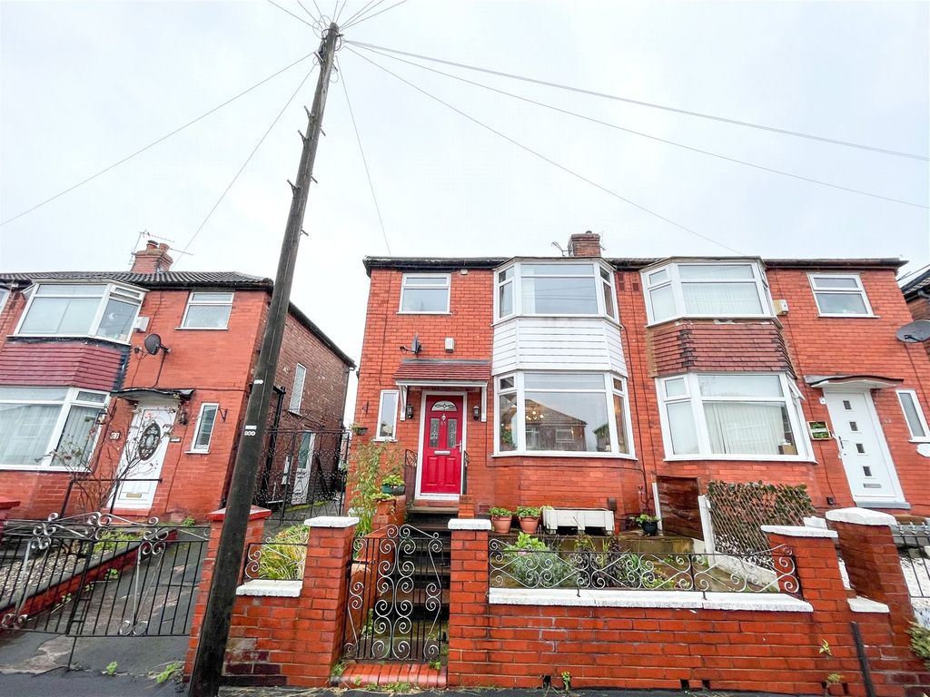 3 bed semidetached house for sale in Avonlea Road, Droylsden