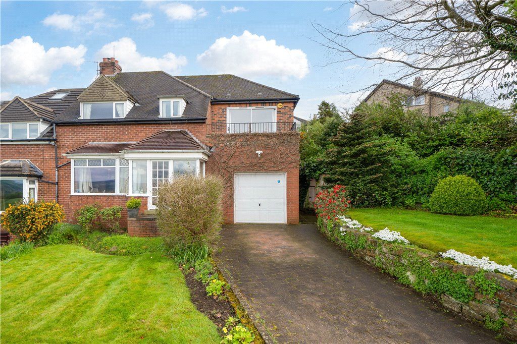4 bed semidetached house for sale in West Chevin Road, Menston, Ilkley