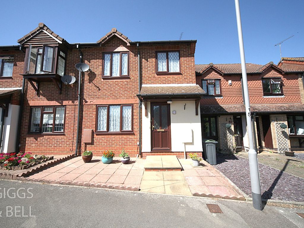 3 bed terraced house for sale in Malthouse Green, Luton, Bedfordshire