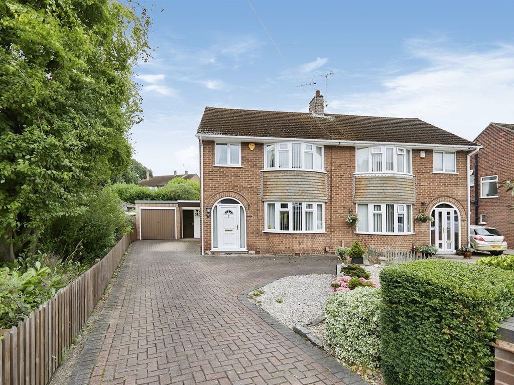 3 bed semidetached house for sale in Portland Close, Mickleover, Derby