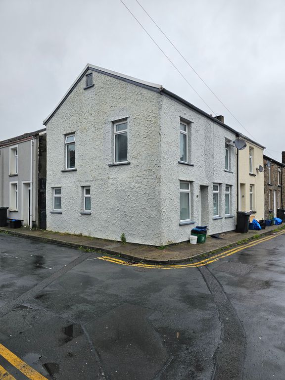 3 bed end terrace house to rent in Garth Street, Merthyr Tydfil CF47, £