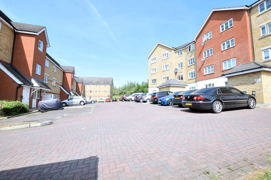 2 bed flat to rent in Kendal, Purfleet RM19 Zoopla