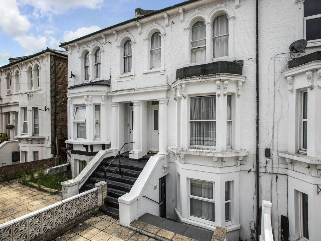 1 bed flat for sale in Mosslea Road, Penge, London SE20, £225,000 Zoopla