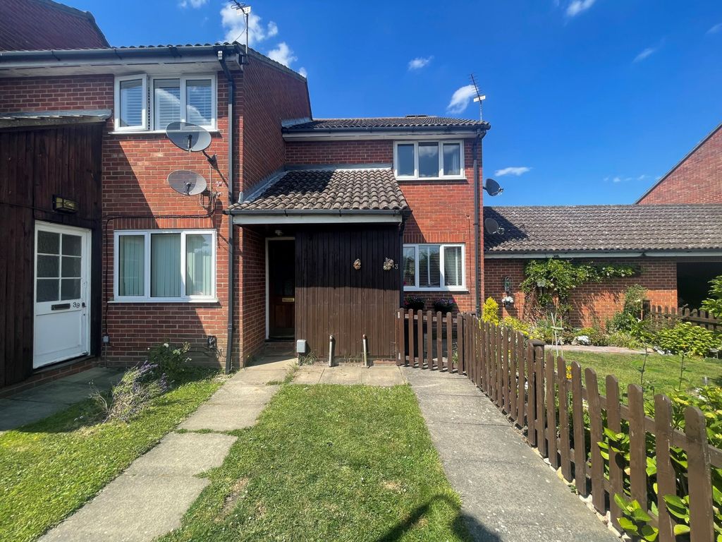 1 bed to rent in Wellington Road, North Weald CM16, £1,000