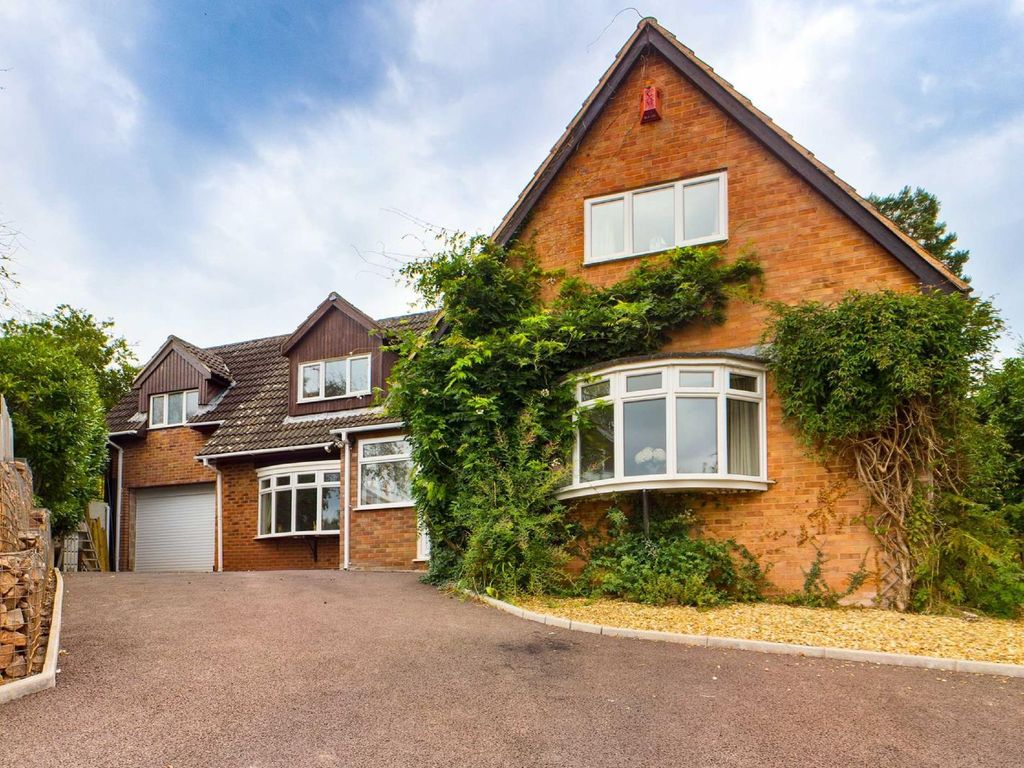 5 bed detached house for sale in Auden Close, Monmouth, Monmouthshire