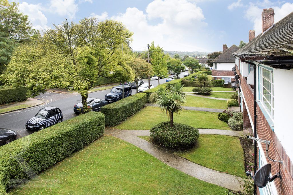 2 bed flat to rent in Ossulton Way, Hampstead Garden Suburb N2 Zoopla