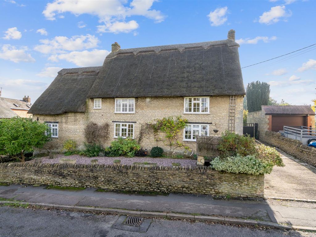 4 bed detached house for sale in Easton Lane, Bozeat, Wellingborough