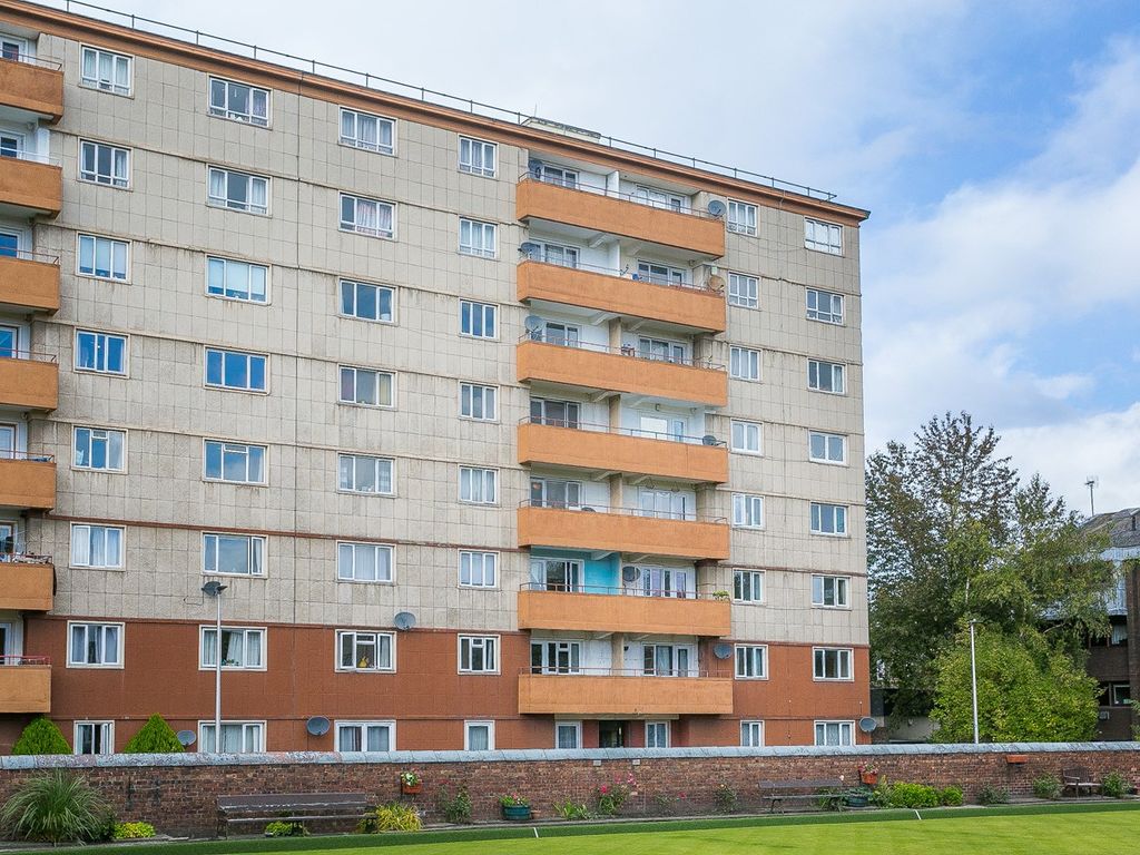 3 bed flat for sale in Westfield Court, Edinburgh EH11, £