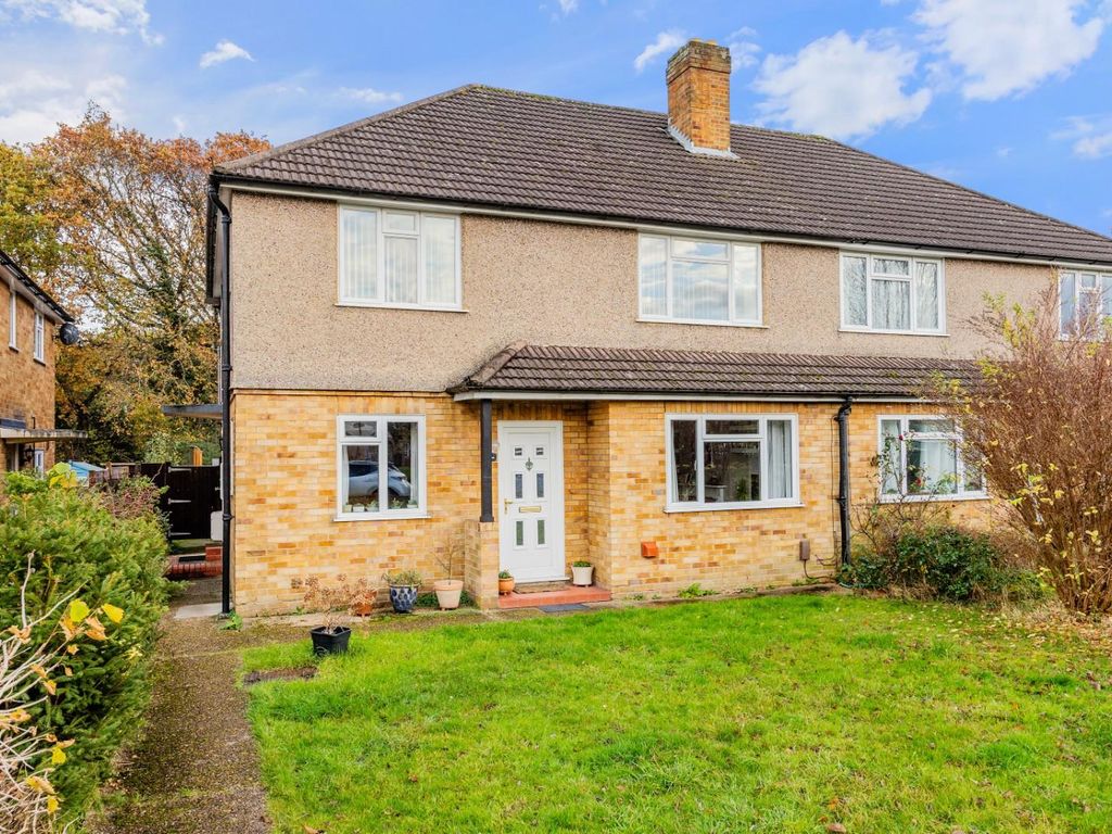 2 bed for sale in Ardrossan Gardens, Worcester Park KT4, £