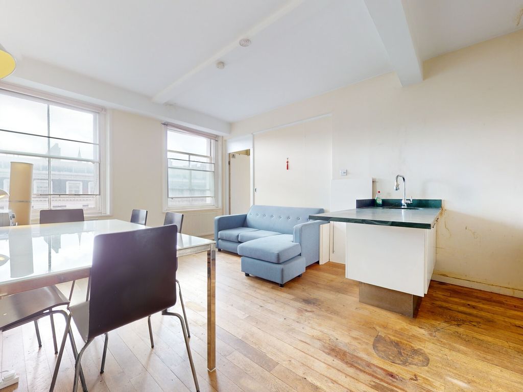 2 bed flat to rent in Cromwell Road, London SW7, £2,999 pcm Zoopla