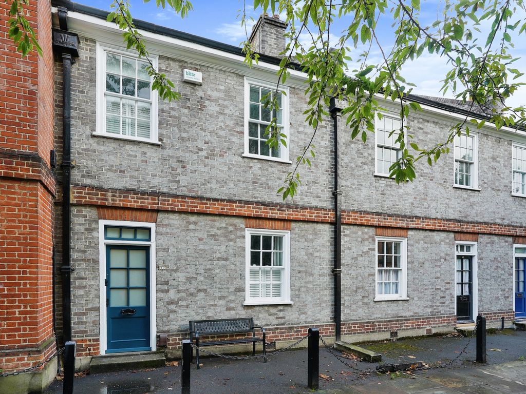 3 bed terraced house for sale in Denny Street, Kennington SE11, £