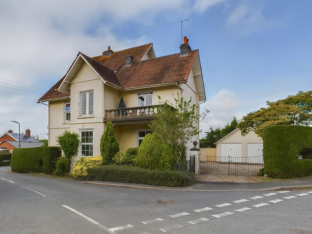 4 bed detached house for sale in Stone Drive, Colwall, Malvern WR13, £