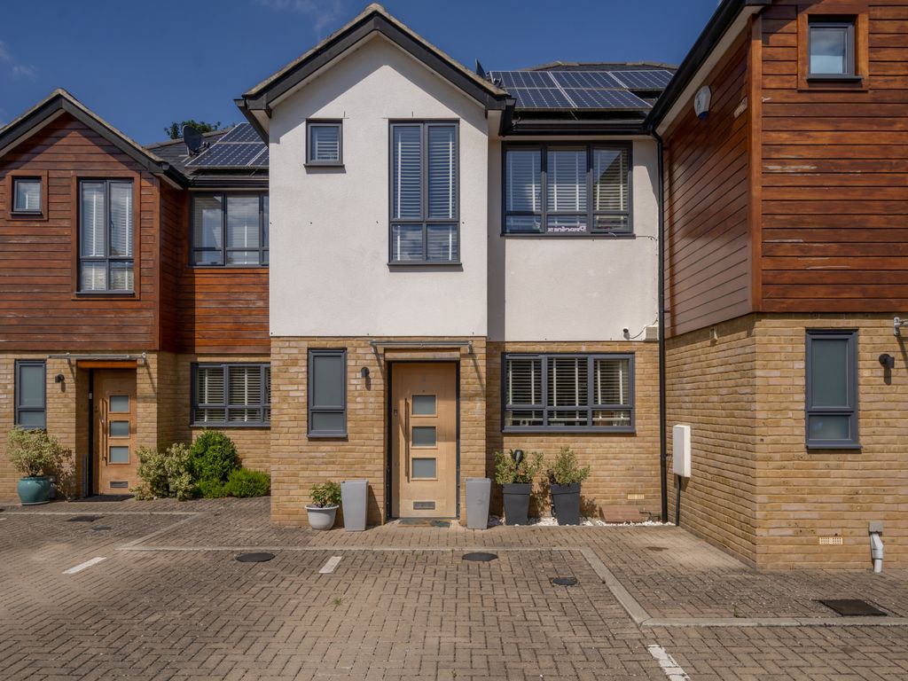 3 bed terraced house for sale in Cannon Way, Fetcham, Leatherhead KT22