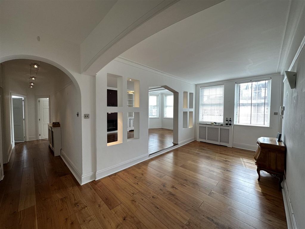 3 bed flat to rent in Sidmouth Road, London NW2, £3,000 pcm Zoopla