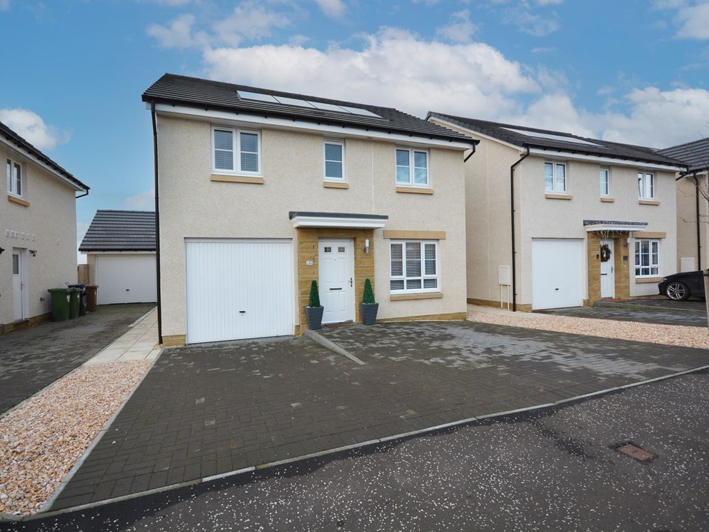 4 bed property for sale in Lochleven Crescent, Kilmarnock KA3, £239,995