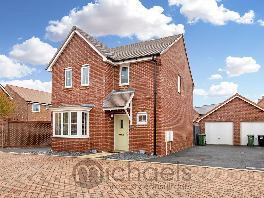 3 bed detached house for sale in Harper Lane, Oakwood Hill, Halstead