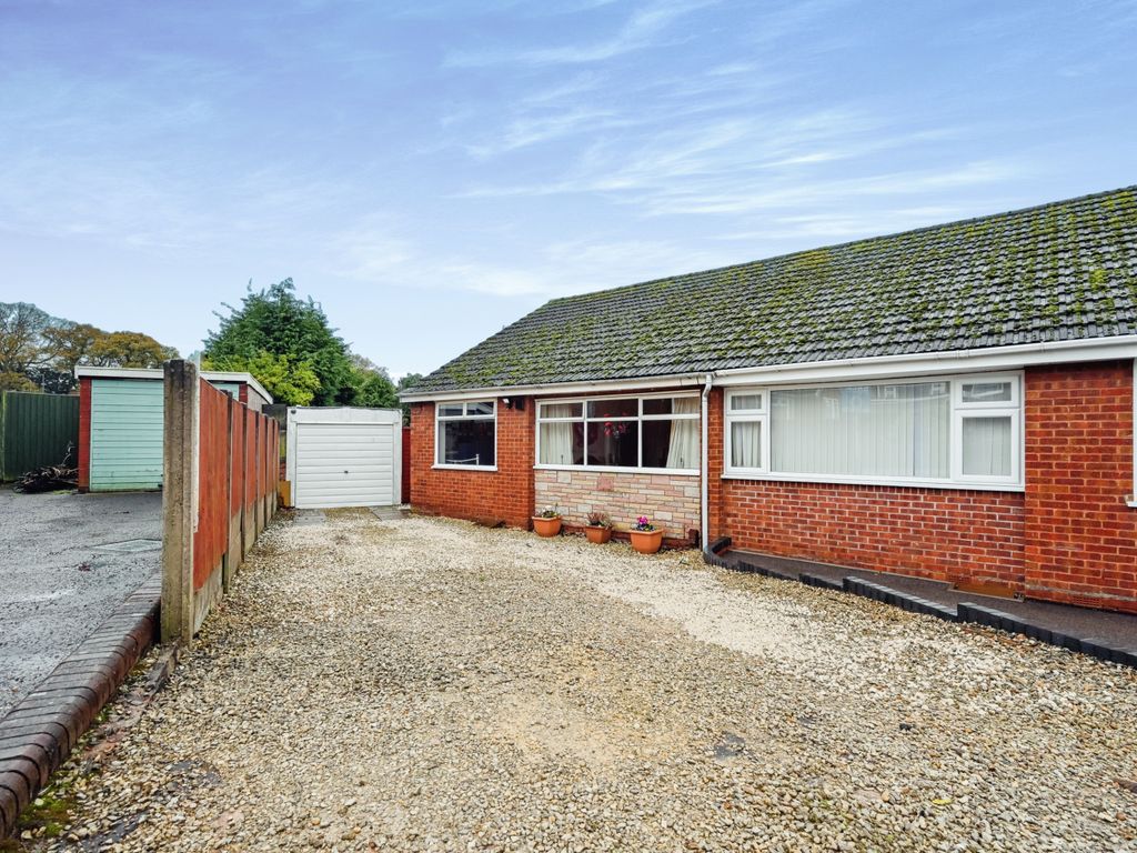 2 bed bungalow for sale in Oak Close, Great Haywood, Stafford ST18 Zoopla