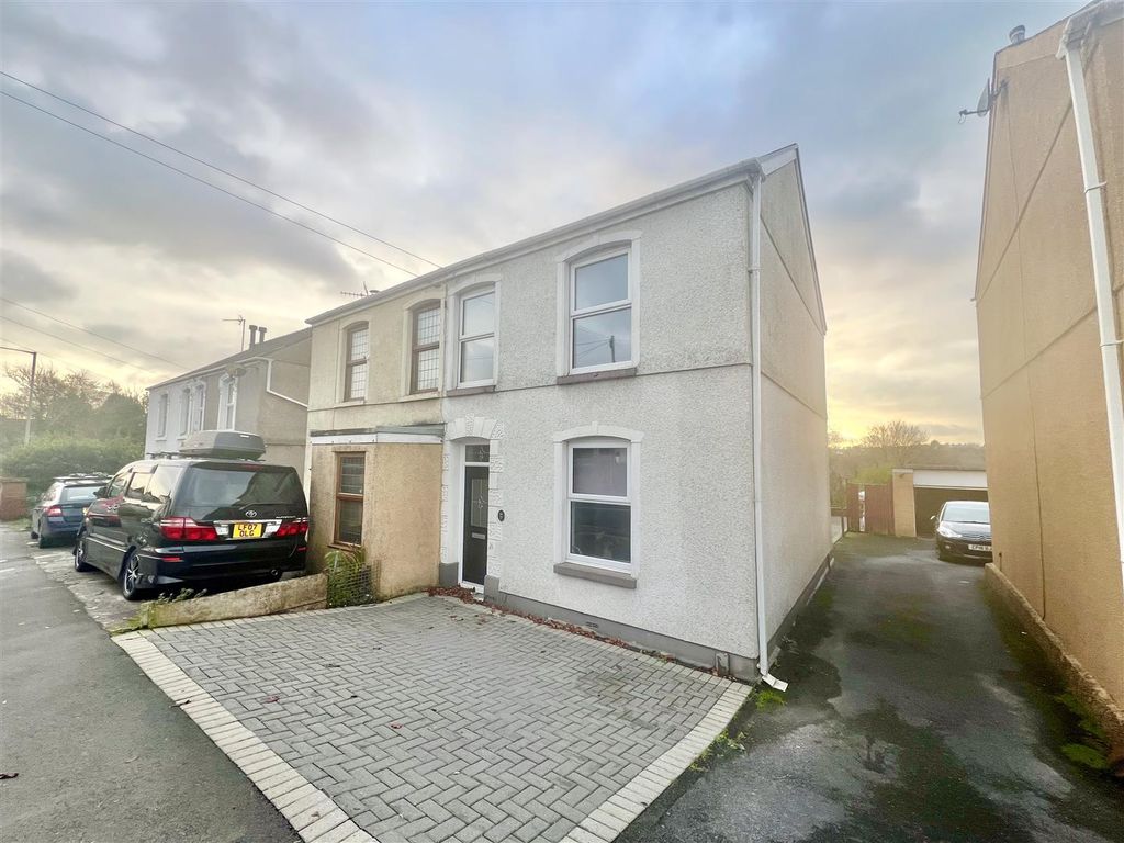 3 bed semidetached house for sale in Goetre Fawr Road, Killay, Swansea