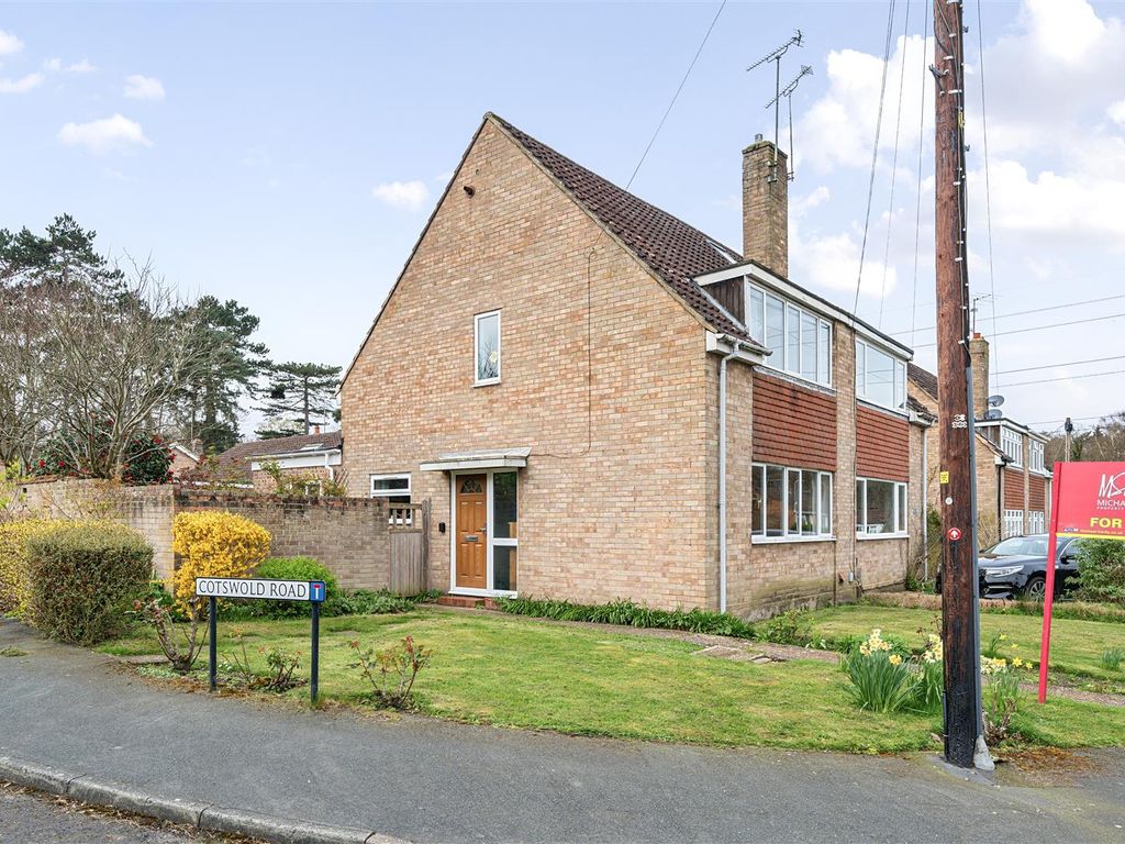 3 bed semidetached house for sale in Cheviot Road, Sandhurst
