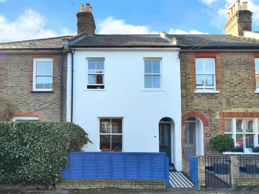 3 bed terraced house for sale in King Charles Crescent, Surbiton KT5, £