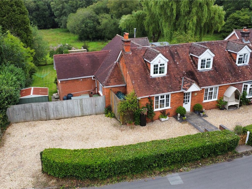 4 bed detached house for sale in Mount Road, Highclere, Newbury