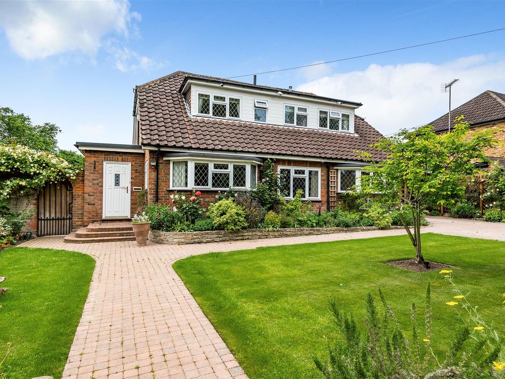 5 bed detached house for sale in Horsell Rise, Horsell, Woking GU21