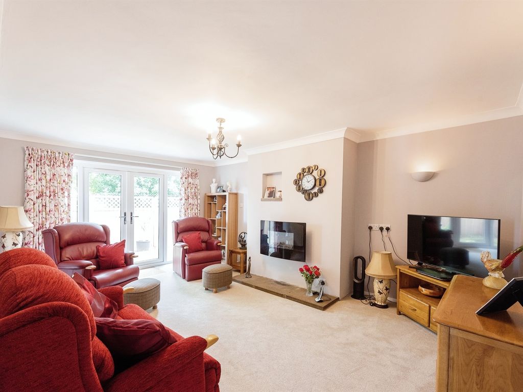 3 bed detached bungalow for sale in Scotgate Close, Great Hockham