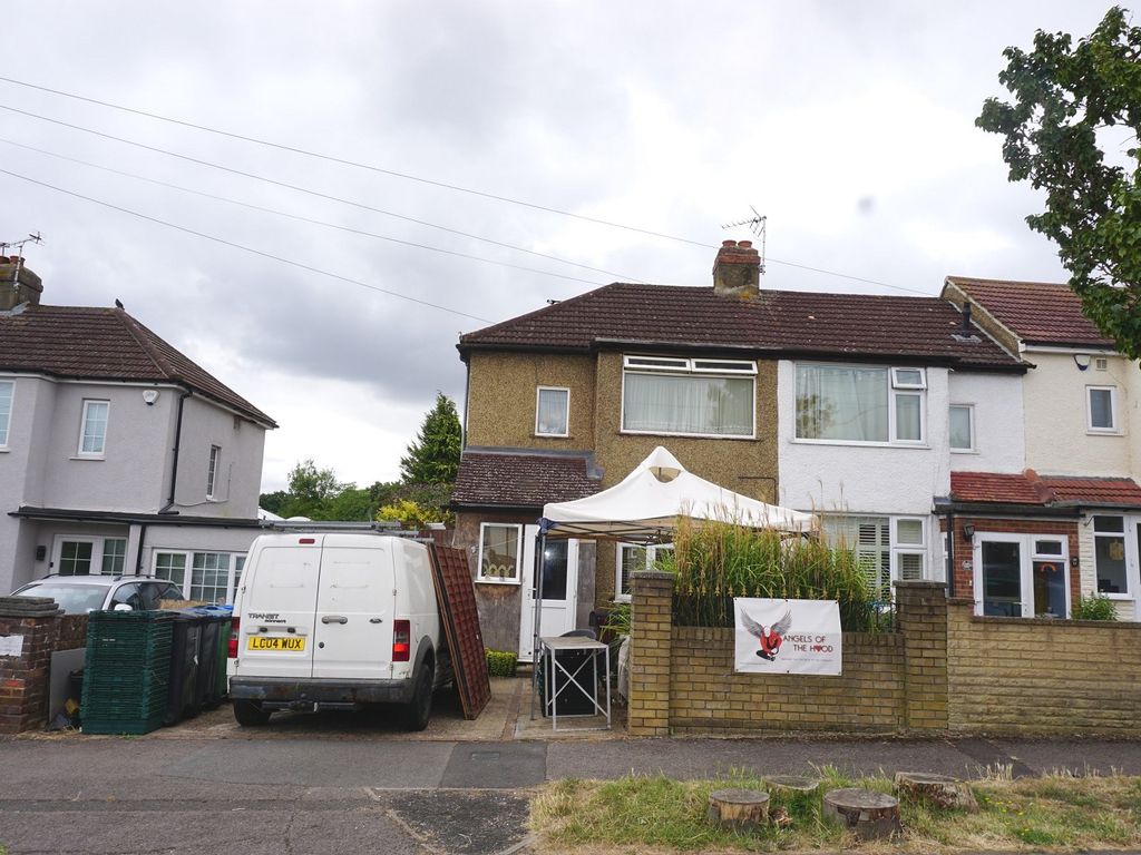 3 bed property for sale in Ashby Avenue, Chessington, Surrey. KT9 Zoopla