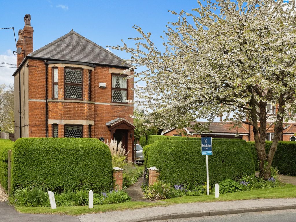 3 bed detached house for sale in Station Road, Preston, Hull, East