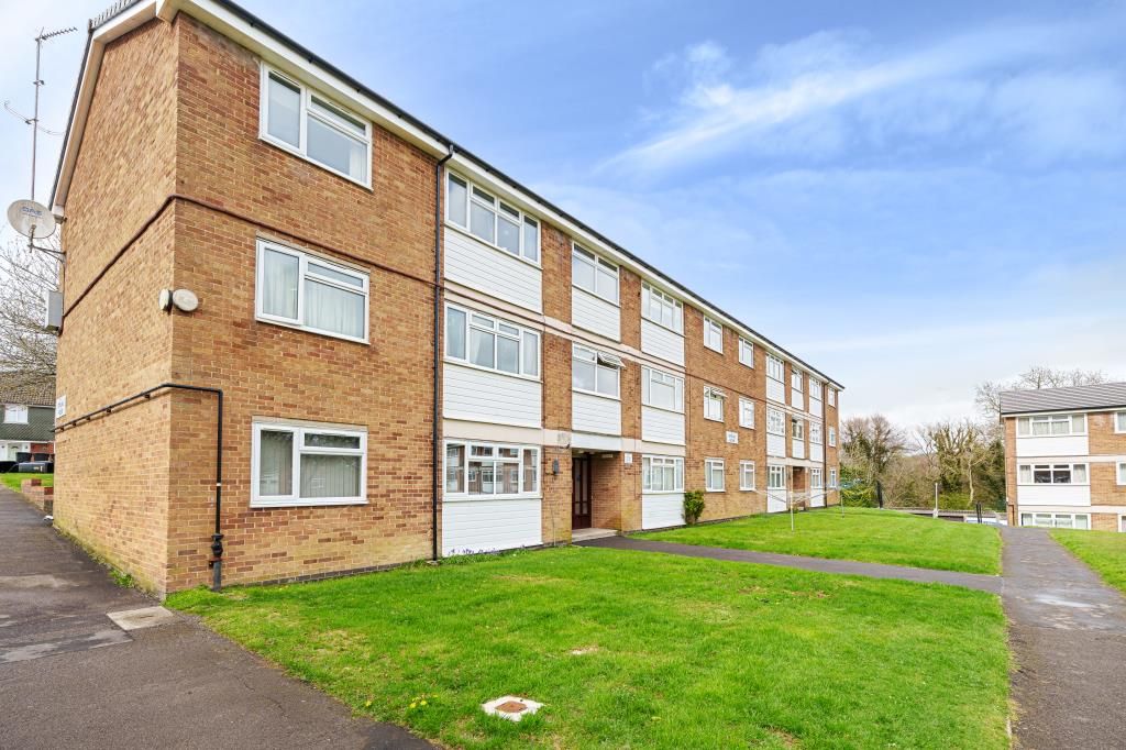 2 bed flat for sale in High Buckinghamshire HP13 Zoopla