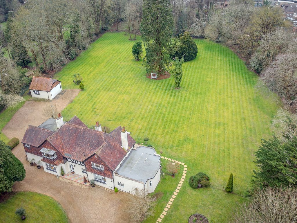 6 bed detached house for sale in b Estate, Purley, Surrey CR8, £