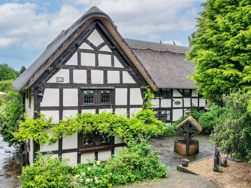 4 bed detached house for sale in Field Farm Lane, Ipsley, Redditch B98