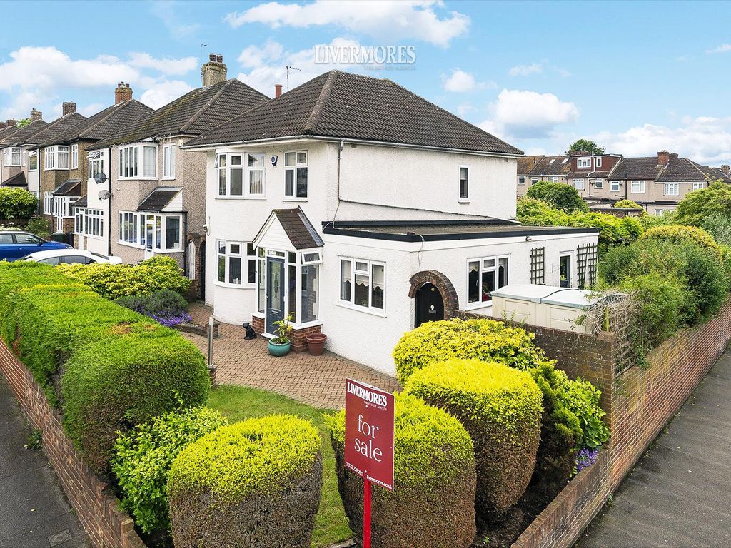 3 bed detached house for sale in Morland Avenue, Dartford DA1, £600,000