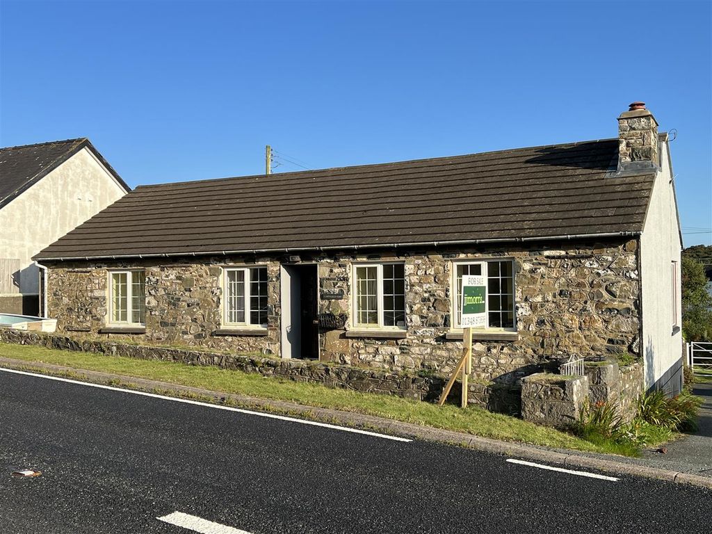 3 bed cottage for sale in Garn Gelli Isaf, Newport Road, Fishguard SA65