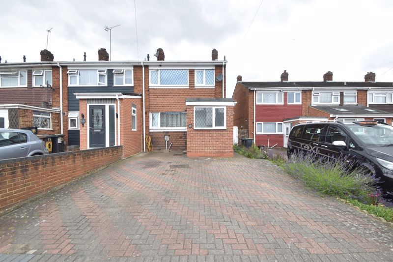3 bed end terrace house for sale in Easingwold Gardens, Luton LU1 Zoopla