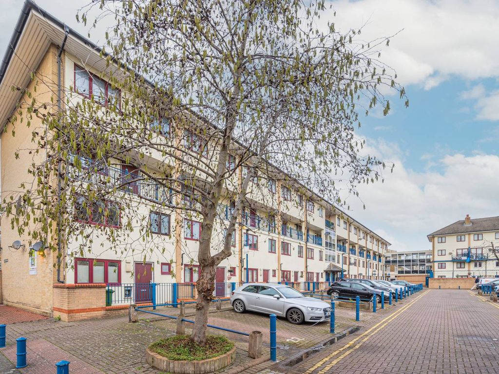 3 bed flat to rent in Willowbrook Estate, Peckham, London SE15 Zoopla