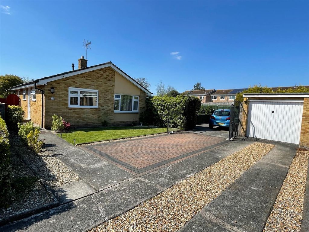 2 bed detached bungalow for sale in Knoll View, BurnhamOnSea TA8 Zoopla