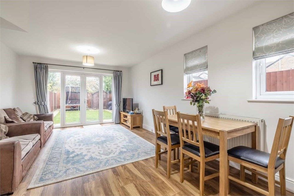 3 bed semidetached house for sale in Milner Road, Burnham SL1 Zoopla