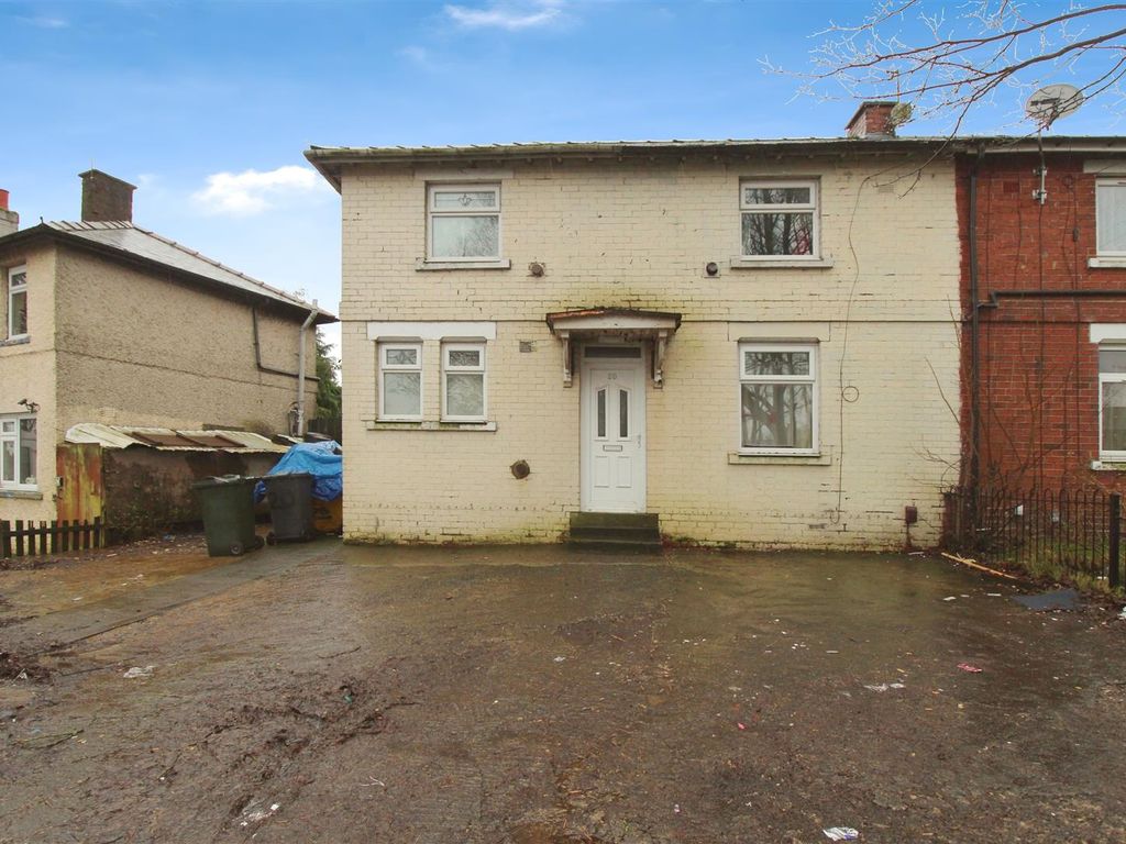 3 bed semidetached house for sale in Brooksbank Avenue, Bradford BD7