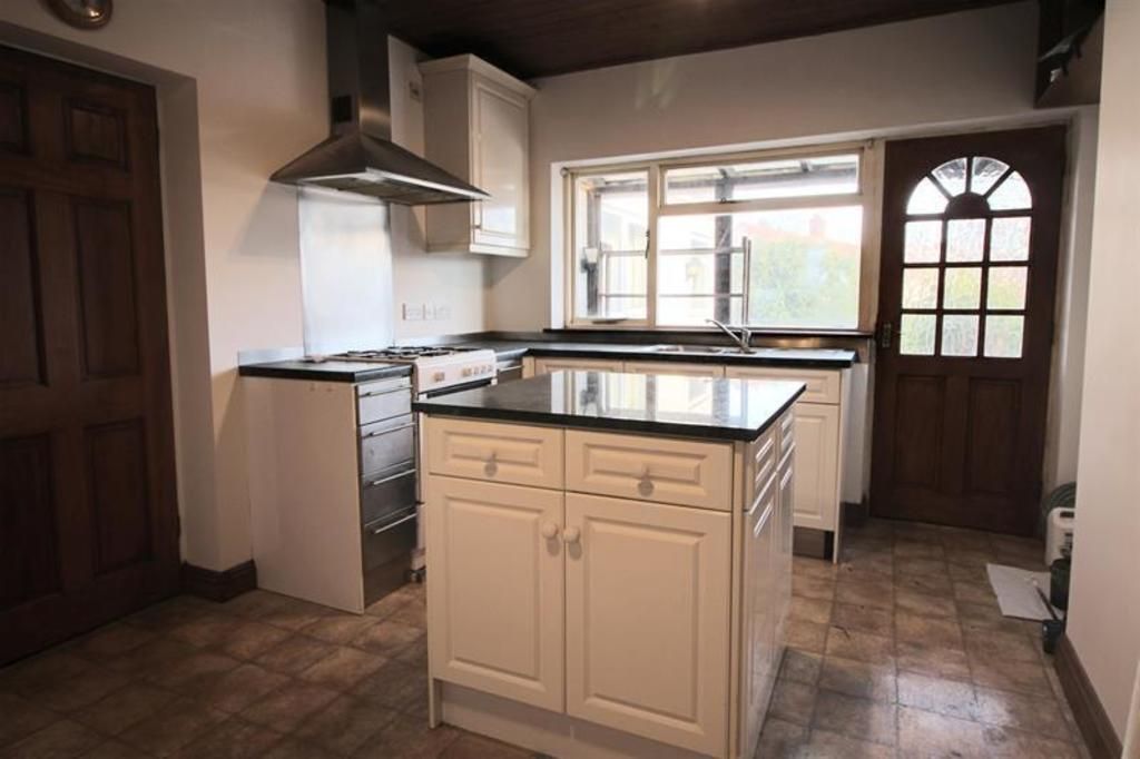 3 bed flat to rent in Long John Hill, Norwich NR1, £1,100 pcm Zoopla