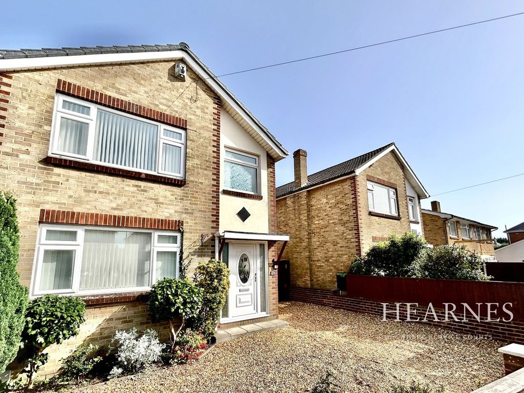 4 bed detached house for sale in Kinson Road, Bournemouth BH10, £