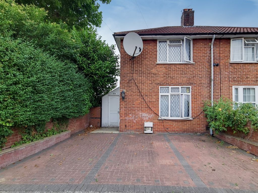 2 bed end terrace house for sale in Kennedy Road, London W7 Zoopla