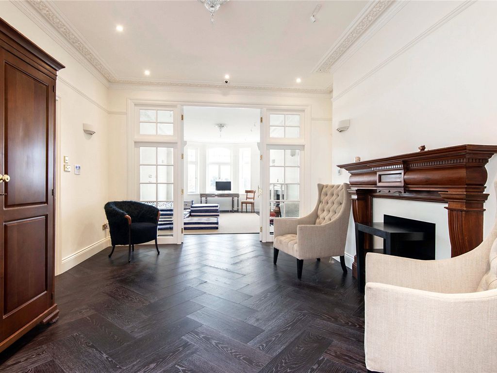 North Gate, Prince Albert Road, St John's Wood NW8  