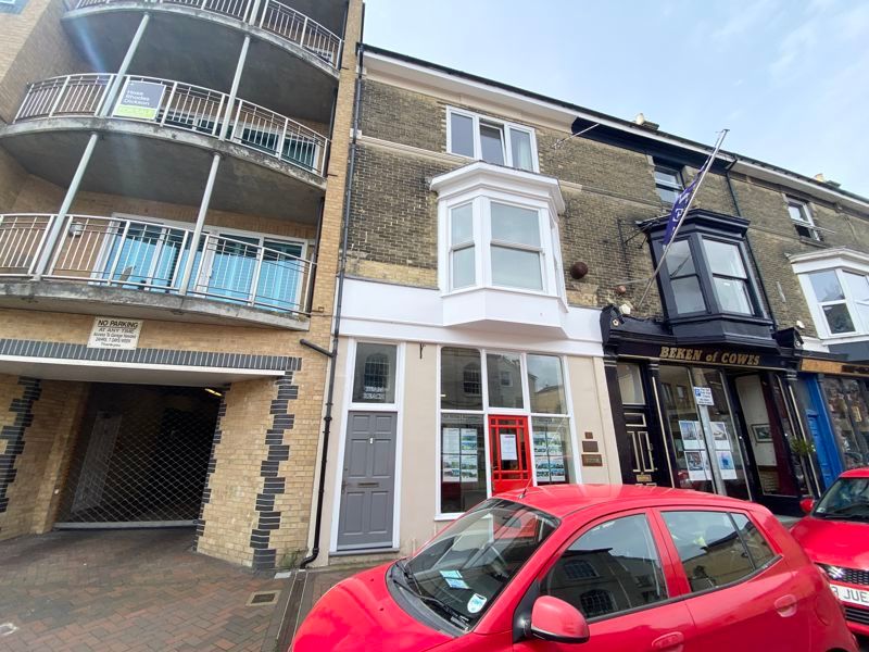 3 bed flat to rent in Birmingham Road, Cowes PO31, £1,200 pcm Zoopla